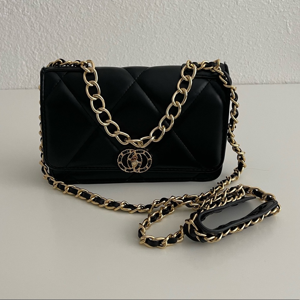Black Quilted Crossbody Chain Bag